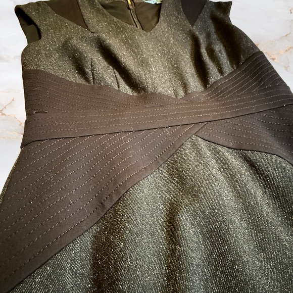 Stretchy Black and Tweed-Look V-Neck Midi Sheath Dress Slimming Waist Detail - Picture 6 of 7